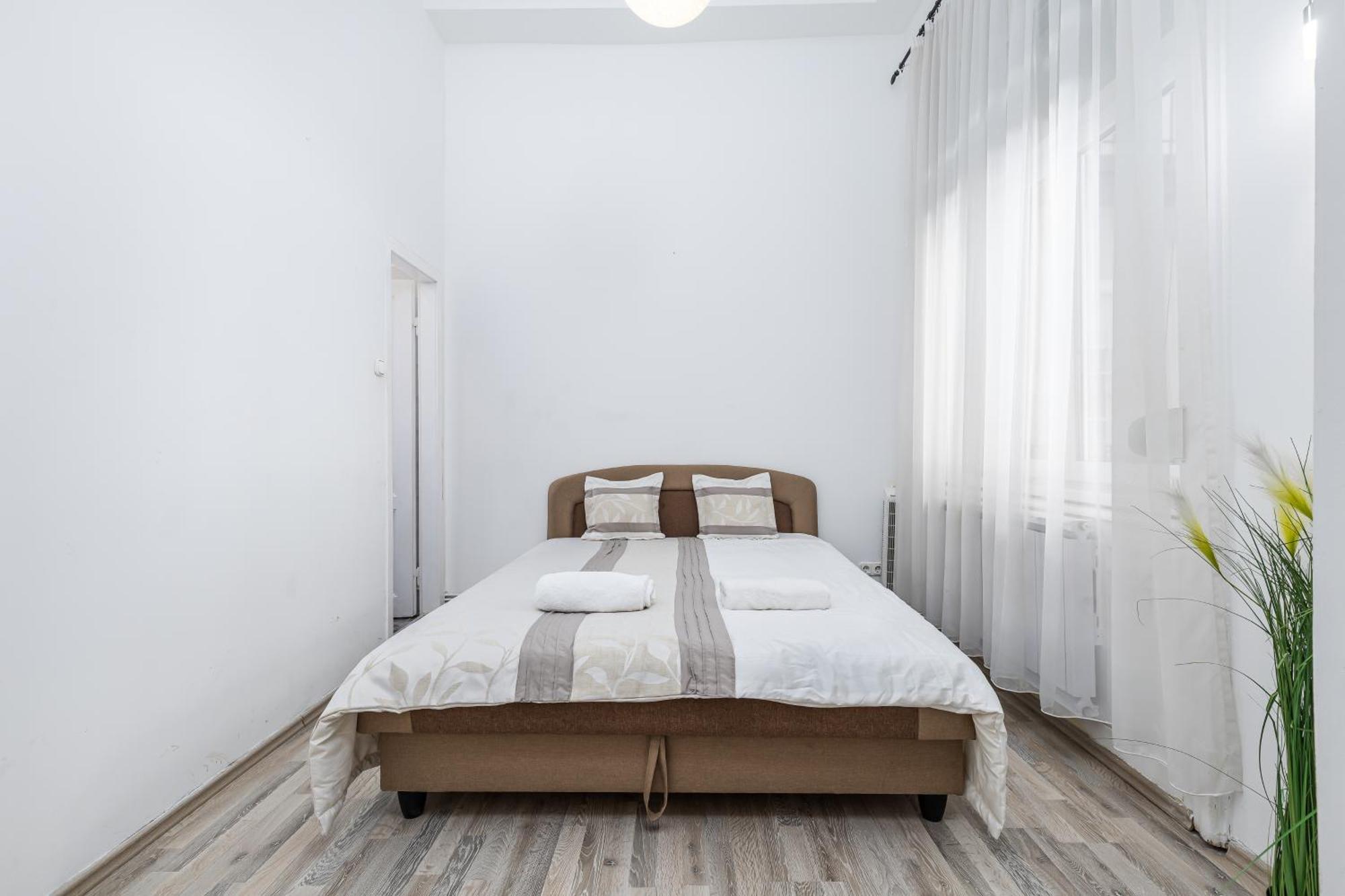 Real Apartments Lovag Budapešť Exteriér fotografie